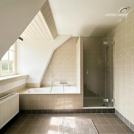 Landgoed Slangenburg - Kasteelhuisje 3 شقة